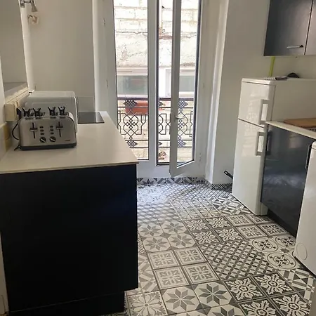 Tres Bel Montmartre Apartment
